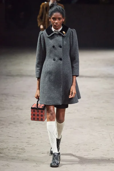 Look 37